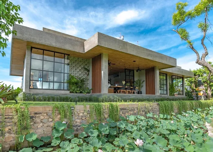 Sea View Estate فيلة